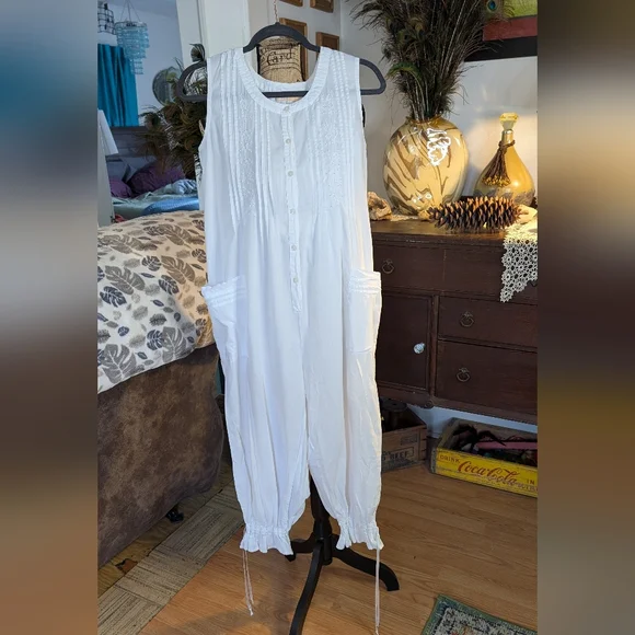 White Sleeveless Bloomers Pajamas Pantaloons - Picture 4 of 8
